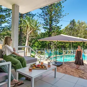 Four Pines Shelly Retreat Holiday home Caloundra