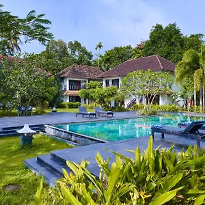 Deshadan Backwater - The Sunrise View Resort Alappuzha