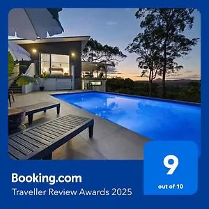 Hinterland Dreamers Poolside Retreat Holiday home Yandina Creek